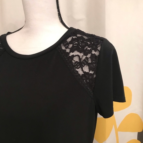 ❣️FUN LACE TOP❣️ - Picture 2 of 5